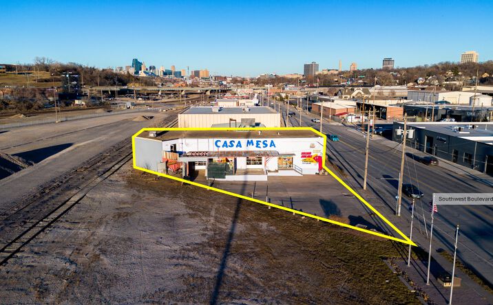 Pictures of Industrial property located at 3054 Southwest Blvd, KCMO, MO 64108 for lease - image #1