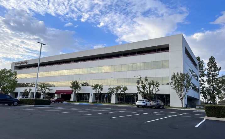 Pictures of Office property located at 1800 30th St, Bakersfield, CA 93301 for lease - image #1