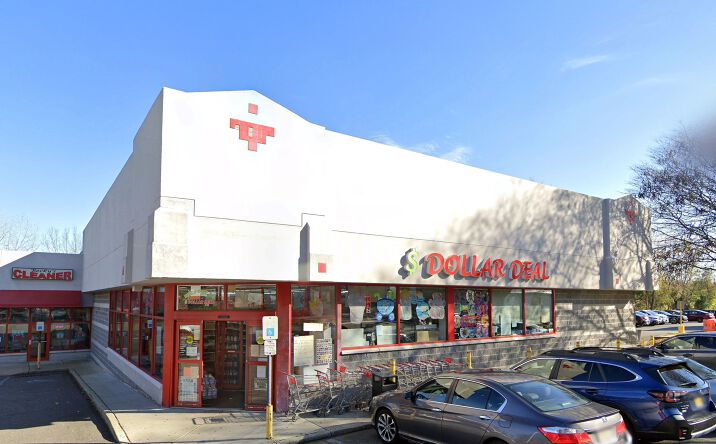 Pictures of Retail property located at 530 Kinderkamack Rd, River Edge, NJ 07661 for lease - image #1