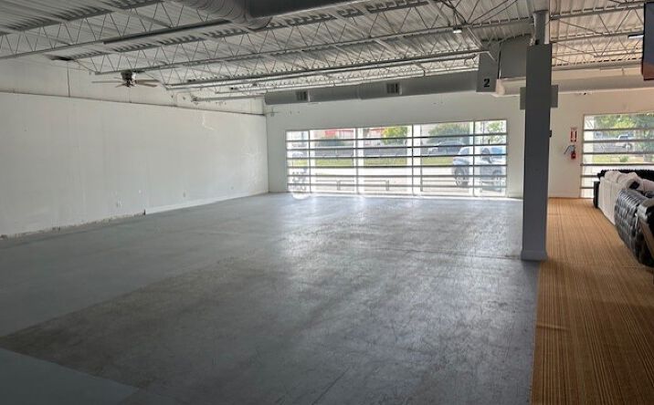 Pictures of Retail property located at 9820 North Fwy, Houston, TX 77037 for lease - image #1