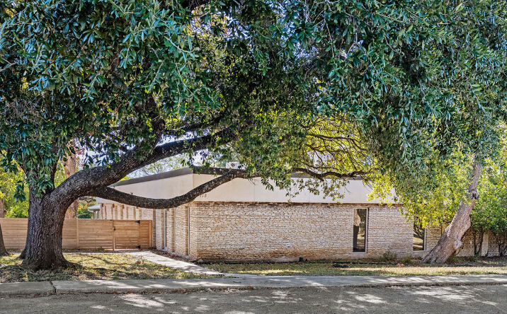 Pictures of Retail, Office, Special Purpose property located at 715 W Hopkins St, San Marcos, TX 78666 for lease - image #1