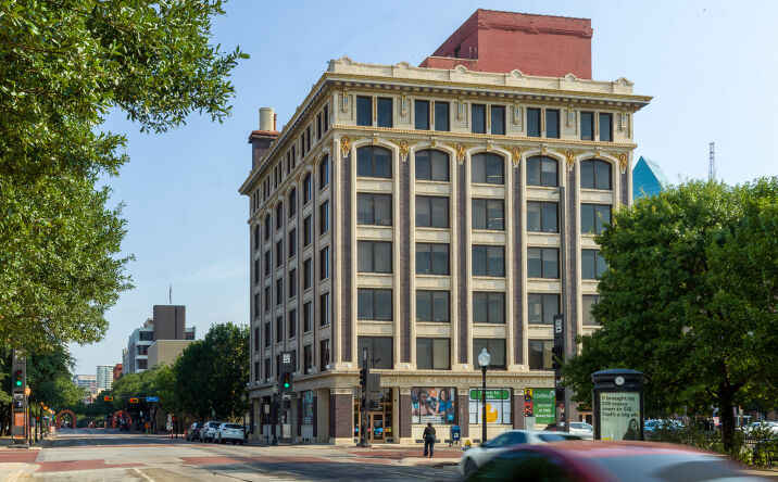 Pictures of Office property located at 701 Commerce St, Dallas, TX 75202 for lease - image #1