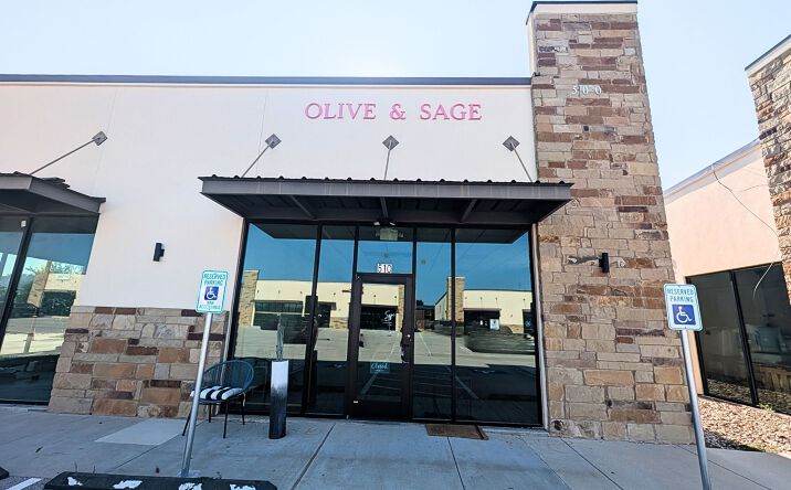 Pictures of Retail property located at 201 St Joseph Ct, Liberty Hill, TX 78642 for lease - image #1