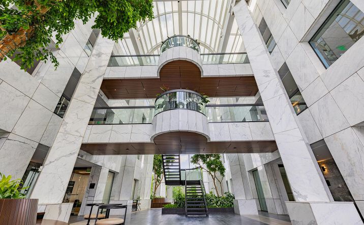 Pictures of Office property located at 5000 Plaza on the Lake, Austin, TX 78746 for lease - image #1