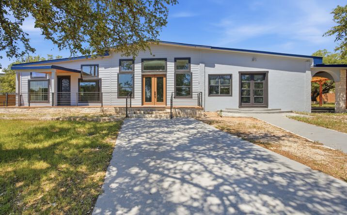 Pictures of Special Purpose, Office property located at 17621 Stacey Ln, Lago Vista, TX 78645 for lease - image #1