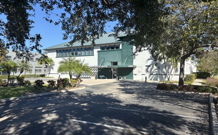 Pictures of Office property located at 2089 Hawthorne St, Sarasota, FL 34239 for lease - image #1