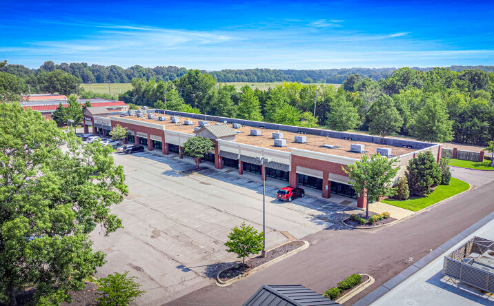 Pictures of Retail property located at 240 New Byhalia Rd, Collierville, TN 38017 for lease - image #1
