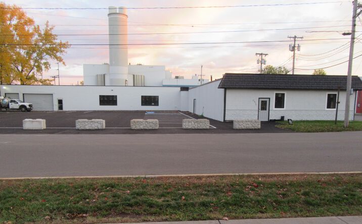 Pictures of Industrial property located at 3614 Burnet Ave, East Syracuse, NY 13057 for lease - image #1