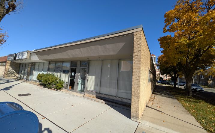 Pictures of Office property located at 5781 N Lincoln Ave, Chicago, IL 60659 for lease - image #1