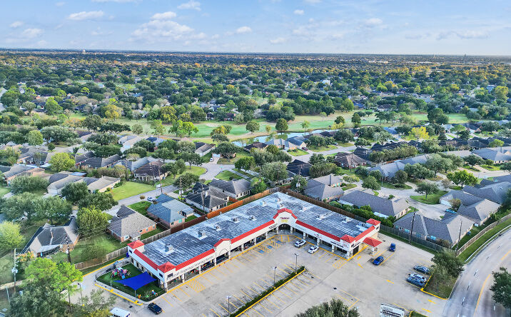 Pictures of Retail, Office property located at 1801 Country Pl Pkwy, Pearland, TX 77584 for lease - image #1