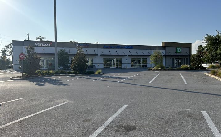 Pictures of Retail property located at 2208 66th St N, St. Petersburg, FL 33710 for lease - image #1