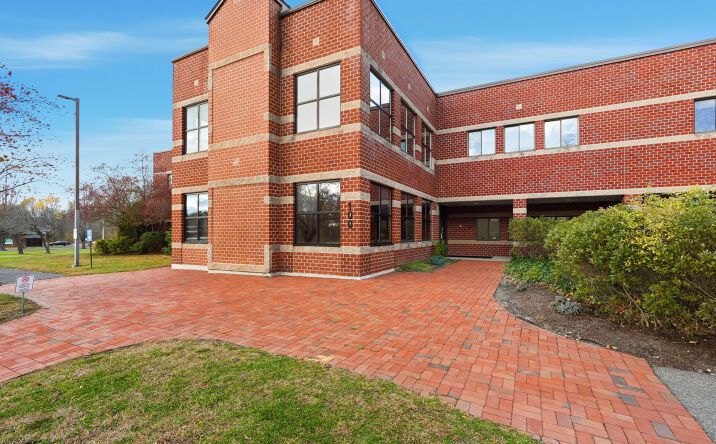 Pictures of Office property located at 100 University Dr, Amherst, MA 01002 for lease - image #1