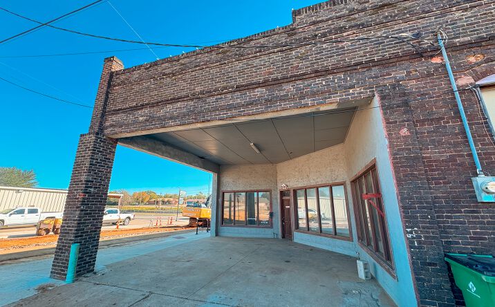 Pictures of Retail, Industrial, Office property located at 500 W Main St, Palestine, TX 75803 for lease - image #1