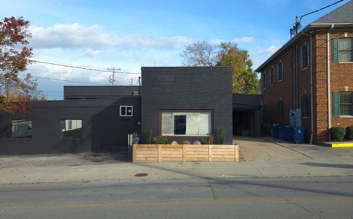 Pictures of Restaurant, Retail property located at 443 W Walnut St, Danville, KY 40422 for lease - image #1