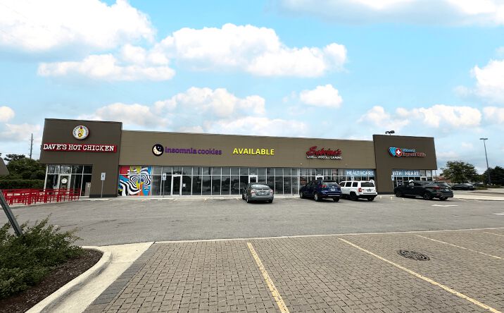 Pictures of Retail property located at 2609 W North Ave, Melrose Park, IL 60160 for lease - image #1