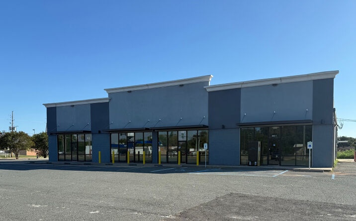 Pictures of Retail property located at 1330 Swan Lake Rd, Bossier City, LA 71111 for lease - image #1