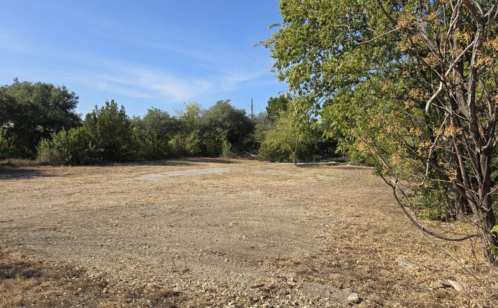 Pictures of Land property located at 503 Crystal Falls Pkwy, Leander, TX 78641 for lease - image #1