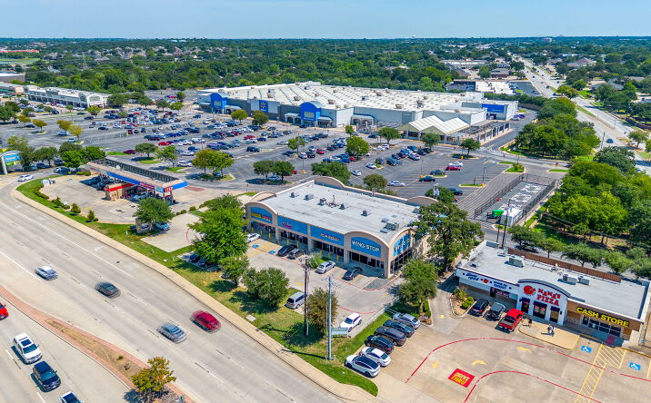 Pictures of Retail property located at 1714 Precinct Line Rd, Hurst, TX 76054 for lease - image #1