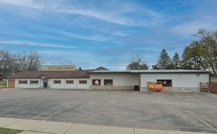 Pictures of Retail property located at 674 W Mulberry St, Baraboo, WI 53913 for lease - image #1