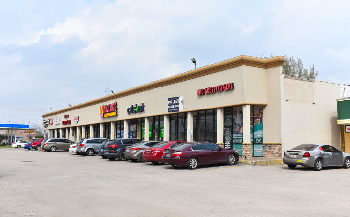 Pictures of Retail property located at 5700 Antoine Dr, Houston, TX 77091 for lease - image #1