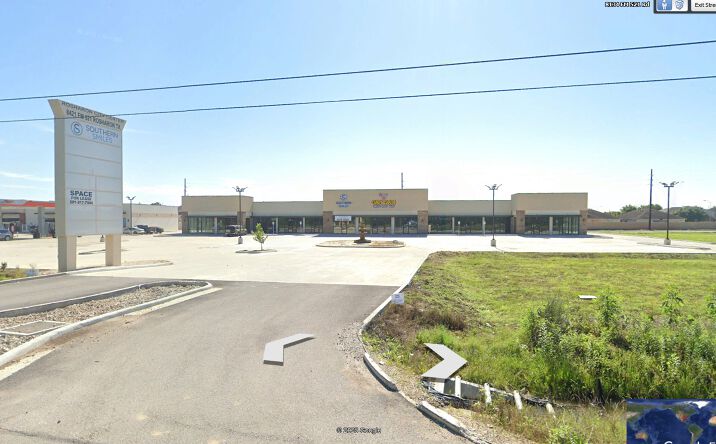 Pictures of Retail, Land, Restaurant property located at 8421 FM 521 Rd, Rosharon, TX 77583 for lease - image #1
