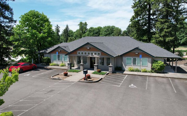 Pictures of Office property located at 870 82nd Drive, Gladstone, OR 97027 for lease - image #1