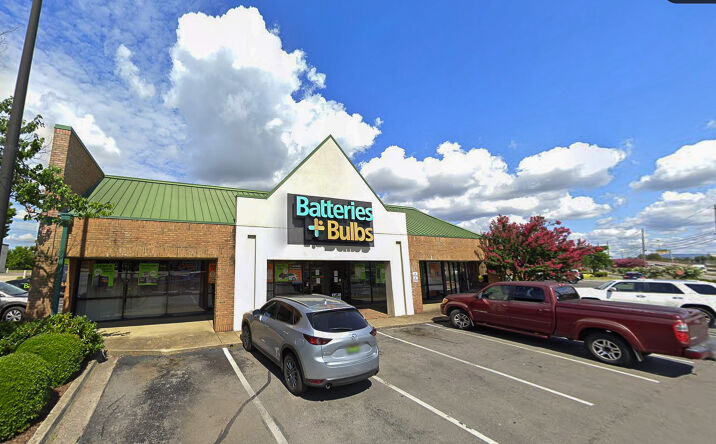 Pictures of Retail property located at 3022 S Memorial Pkwy, Huntsville, AL 35801 for lease - image #1