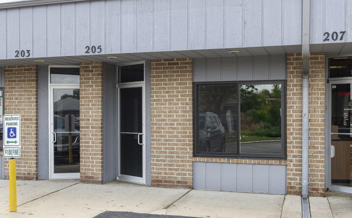 Pictures of Retail property located at 27 Geneva Rd, West Chicago, IL 60185 for lease - image #1