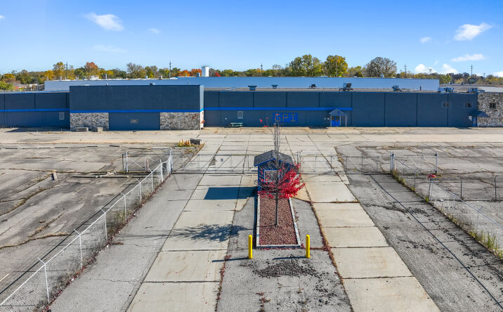 Pictures of Industrial property located at 2010 N Dort Hwy, Flint, MI 48506 for lease - image #1