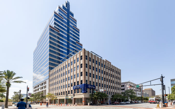 Pictures of Retail property located at 100 W Bay St, Jacksonville, FL 32202 for lease - image #1