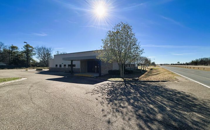 Pictures of Office, Retail, Special Purpose property located at 2596 Interstate 55 Access Rd, Marion, AR 72364 for lease - image #1