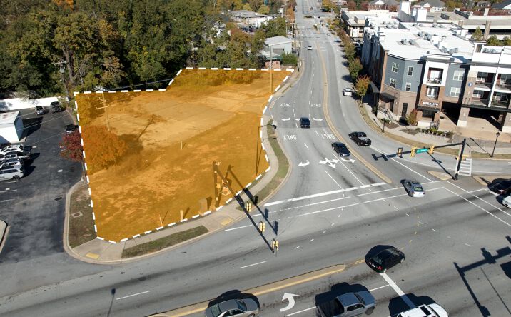 Pictures of Retail, Land property located at 13 Wade Hampton Blvd, Greenville, SC 29609 for lease - image #1