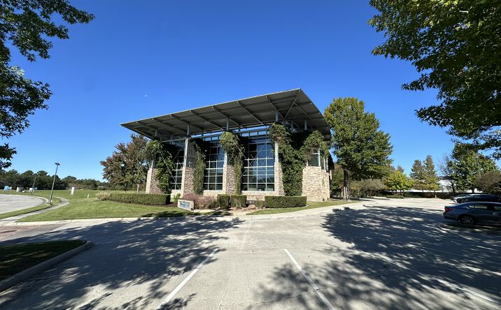 Pictures of Office property located at 7031 Commerce Cir, Baton Rouge, LA 70809 for lease - image #1