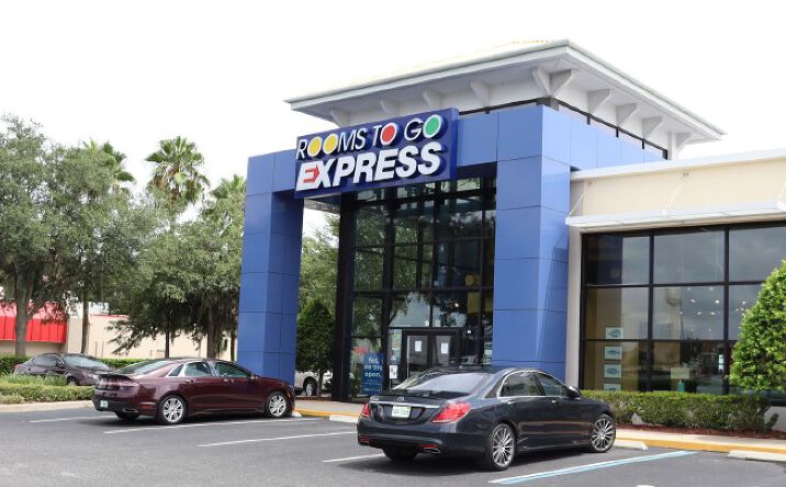 Pictures of Retail property located at 10300 US-441, Leesburg, FL 34788 for lease - image #1