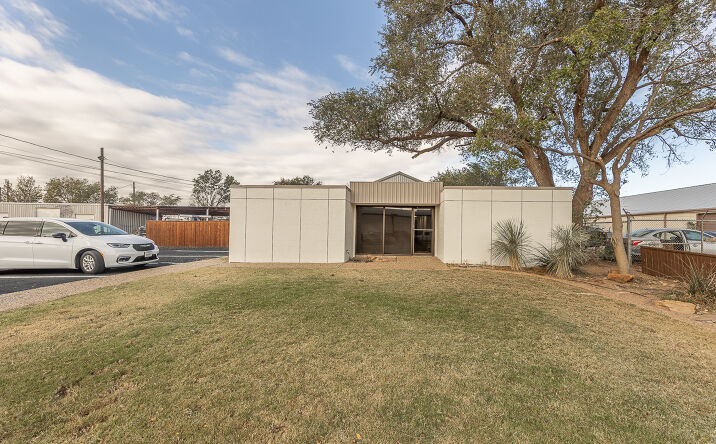 Pictures of Office property located at 1109 N Avenue T, Lubbock, TX 79415 for lease - image #1
