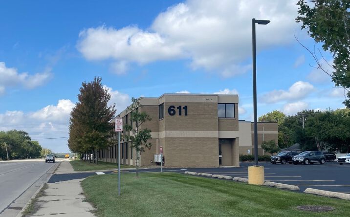 Pictures of Office property located at 611 E Main St, East Dundee, IL 60118 for lease - image #1