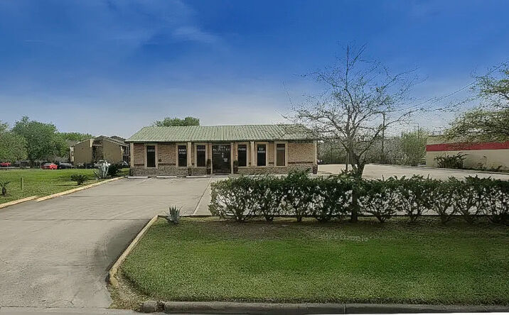 Pictures of Retail, Office, Restaurant property located at 4219-B W. Baker Rd., Baytown, TX 77521, Baytown, TX 77521 for lease - image #1