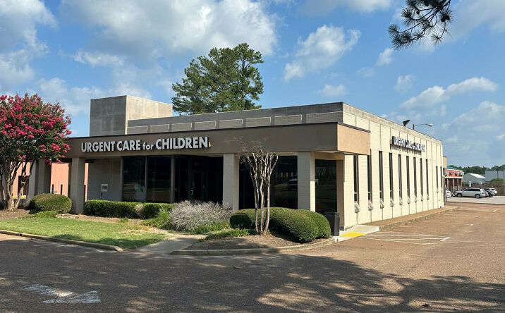 Pictures of Retail property located at 604 W Poplar Ave, Collierville, TN 38017 for lease - image #1