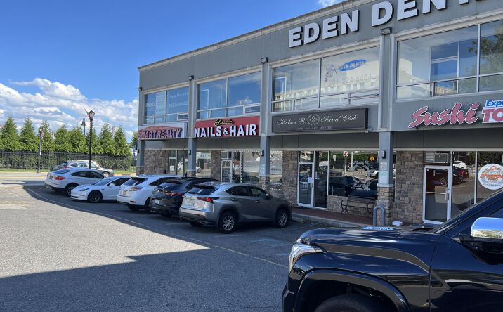 Pictures of Retail, Restaurant property located at 986 River Rd, Edgewater, NJ 07020 for lease - image #1