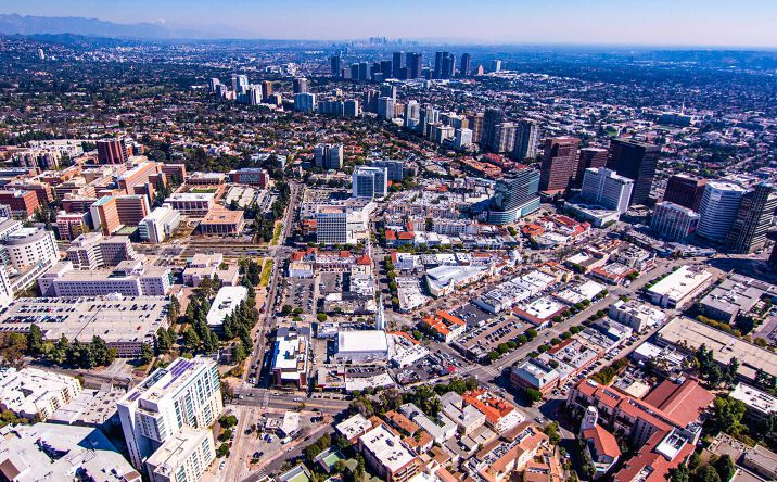 Pictures of Retail, Restaurant property located at 10921 Wilshire Blvd, Los Angeles, CA 90024 for lease - image #1