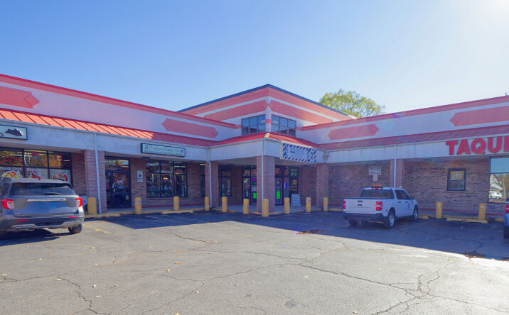 Pictures of Office property located at 510 N Collins Street 2, Joliet, IL 60432 for lease - image #1