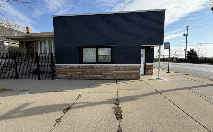 Pictures of Retail property located at 3059 S Homan Avenue, Chicago, IL 60623 for lease - image #1