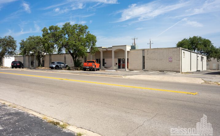 Pictures of Industrial property located at 603 W Rhapsody Dr, San Antonio, TX 78216 for lease - image #1