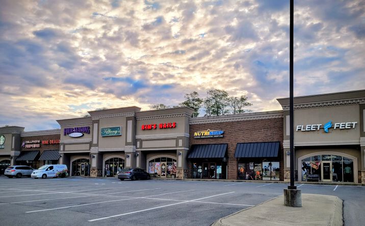 Pictures of Retail property located at 2120 Guthrie Hwy, Clarksville, TN 37040 for lease - image #1