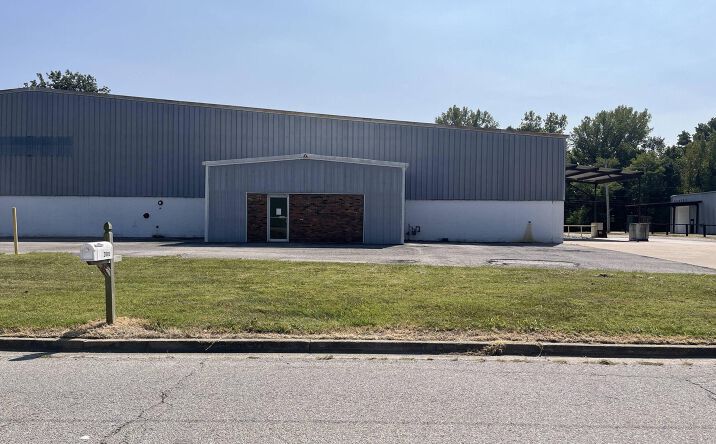 Pictures of Industrial property located at 2600 Warehouse Rd, Owensboro, KY 42301 for lease - image #1