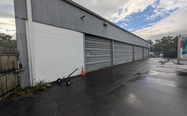 Pictures of Retail, Industrial, Special Purpose property located at 6365 E Colonial Dr, Orlando, FL 32807 for lease - image #1