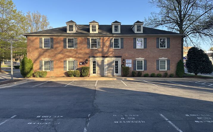 Pictures of Office property located at 6846 Elm St, McLean, VA 22101 for lease - image #1
