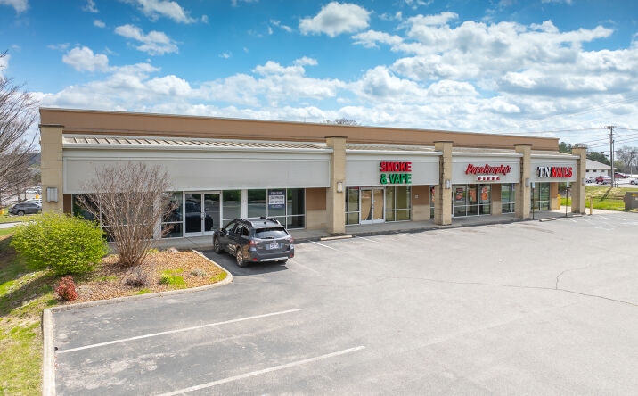 Pictures of Retail, Office property located at 770 S Jefferson Ave, Cookeville, TN 38501 for lease - image #1