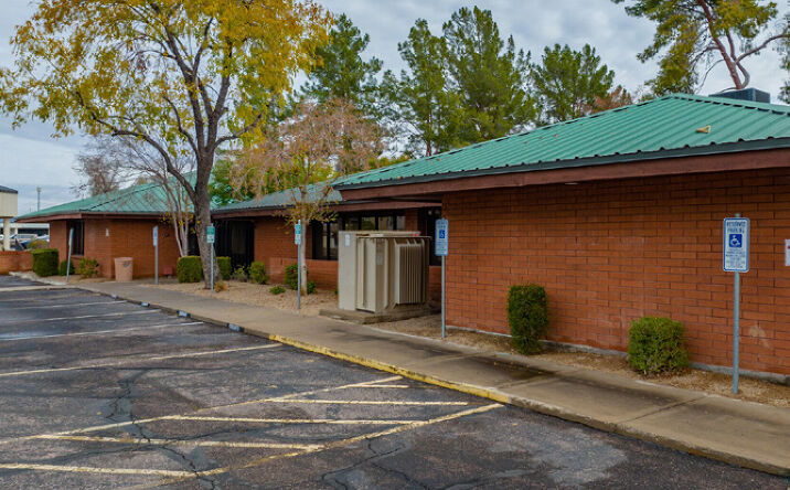 Pictures of Office property located at 15648 N 35th Ave, Phoenix, AZ 85053 for lease - image #1