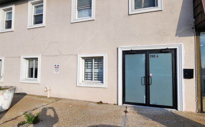 Pictures of Office, Retail, Special Purpose property located at 240-260 Old Country Road, Oyster Bay, NY 11801 for lease - image #1